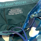 OUTDOOR VOICES Mens High Stride 7in Run Gym Shorts Jasper Camo Green (MSRP $70)