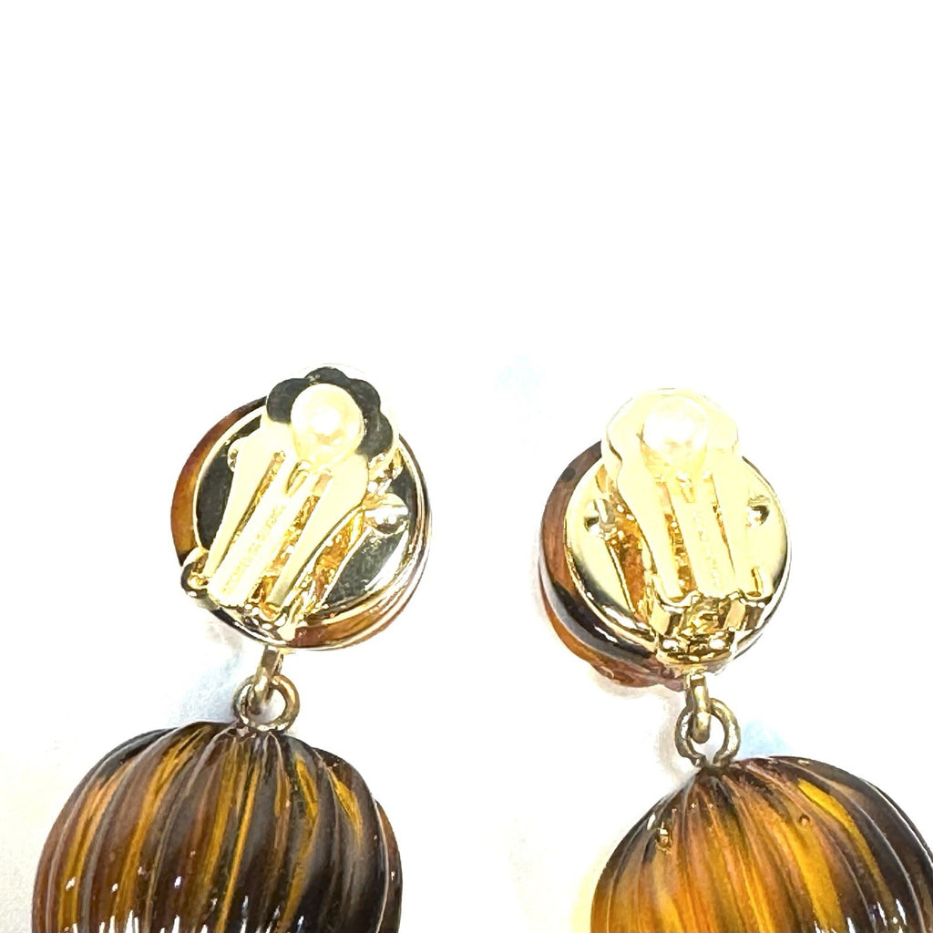 REBECCA DE RAVENEL Classic 3 Drop Ribbed Tortoise Clip Back Earrings (MSRP $250)