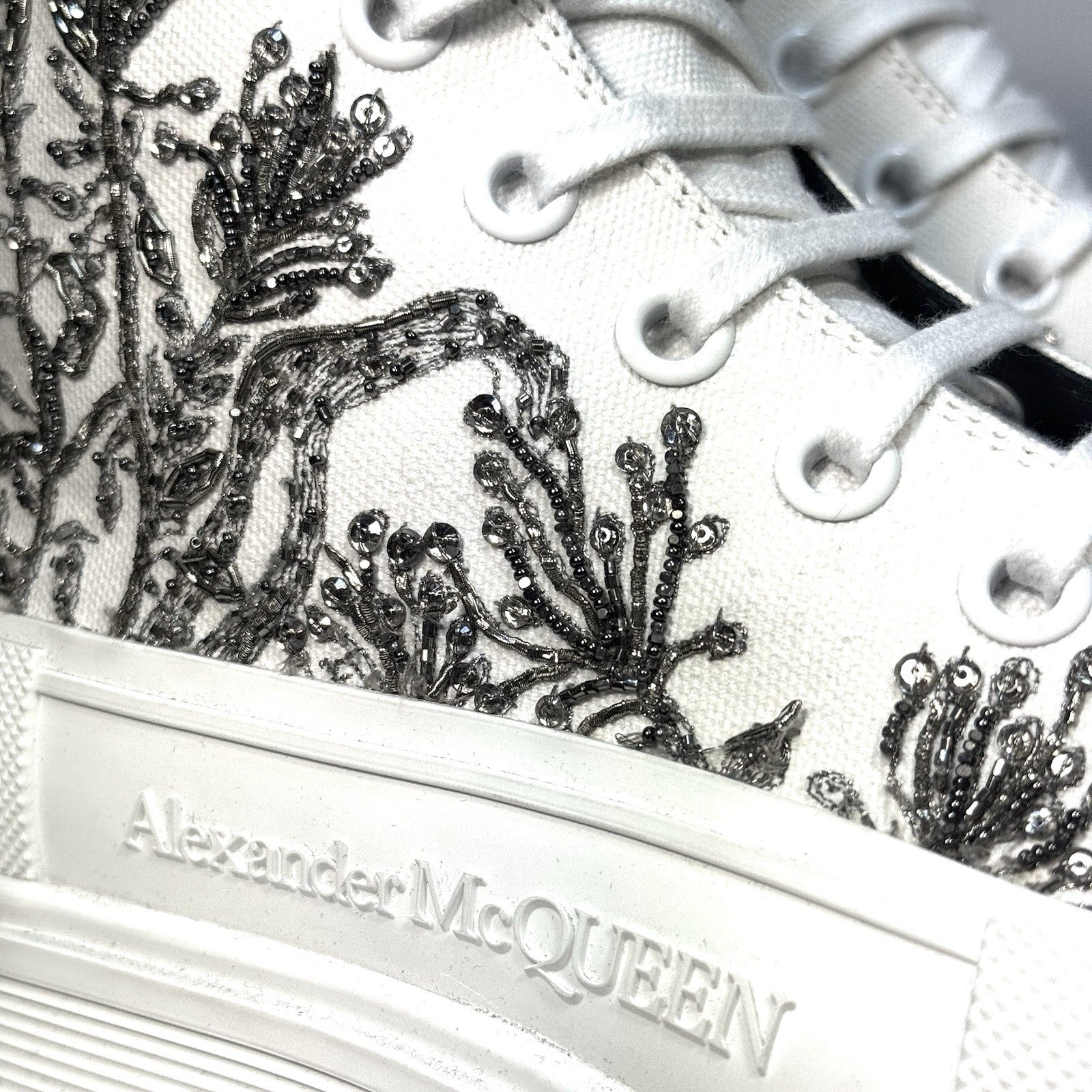 ALEXANDER MCQUEEN Mens Beaded Treadslick High Top Sneakers White 42 -MSRP $1,690